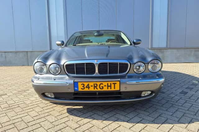 Jaguar XJ (2005) thumbnail 5