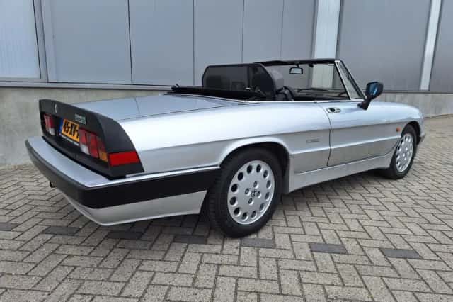 Alfa Romeo Spider (1987) thumbnail 5
