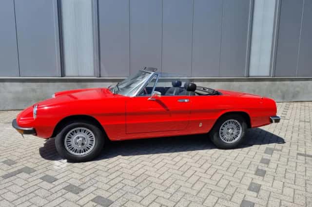 Alfa Romeo Spider (1978) thumbnail 2
