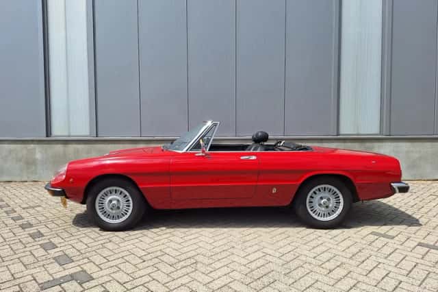 Alfa Romeo Spider (1979) thumbnail 2