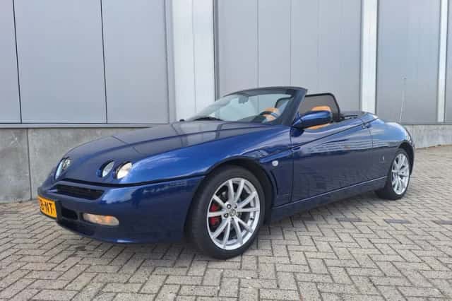 Alfa Romeo Spider (2001) thumbnail 1