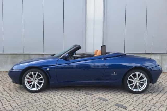 Alfa Romeo Spider (2001) thumbnail 2