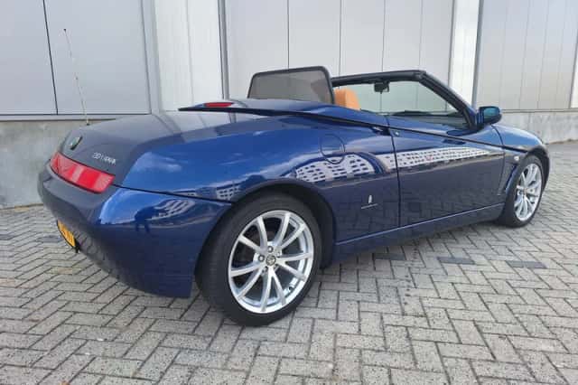 Alfa Romeo Spider (2001) thumbnail 5