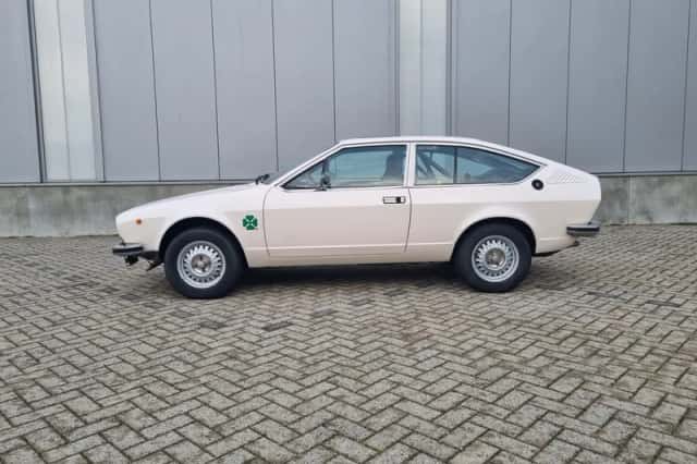 Alfa Romeo Alfetta (1980) thumbnail 2