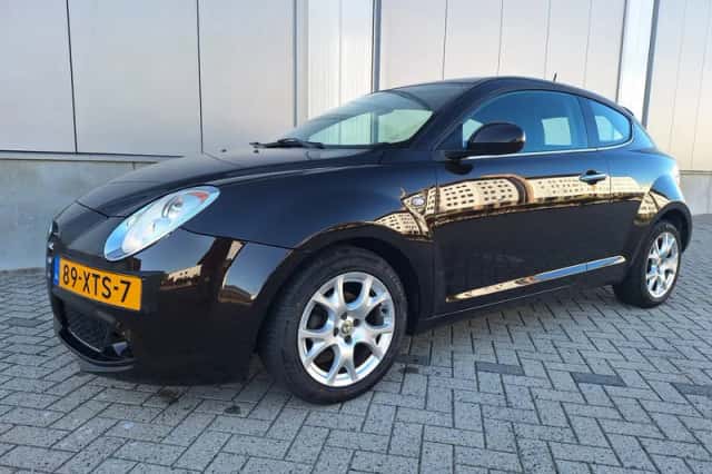 Alfa Romeo MiTo (2012) thumbnail 1