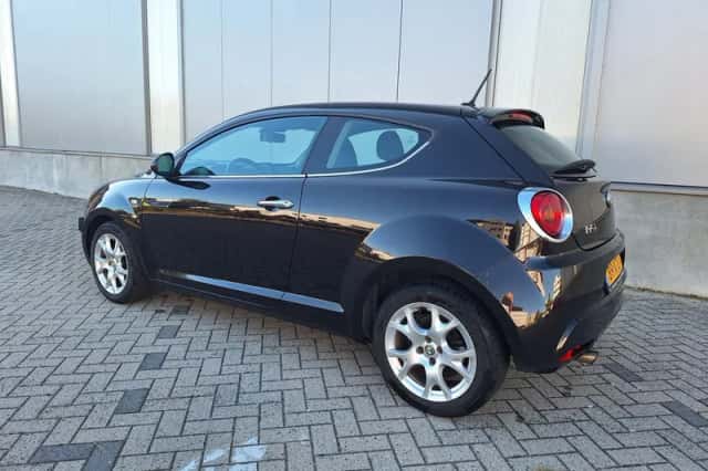 Alfa Romeo MiTo (2012) thumbnail 3