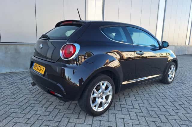 Alfa Romeo MiTo (2012) thumbnail 5