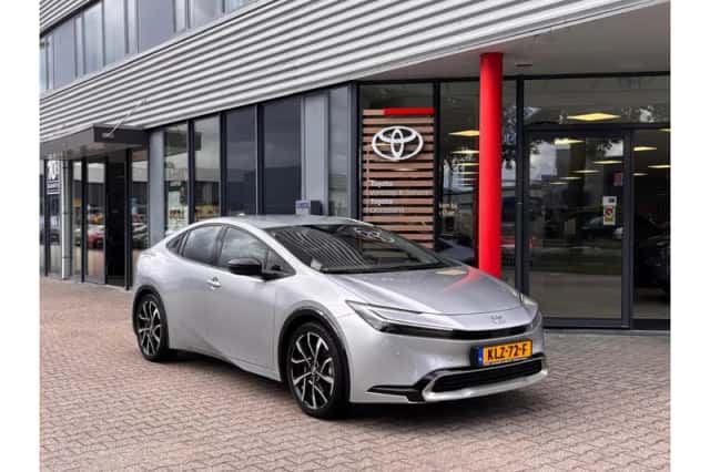 Toyota Prius (2024) thumbnail 1