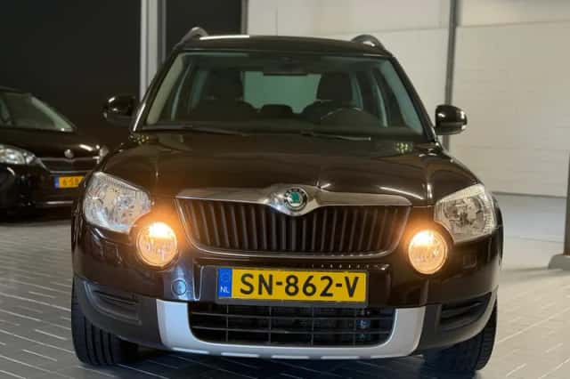 Škoda Yeti (2012) thumbnail 2
