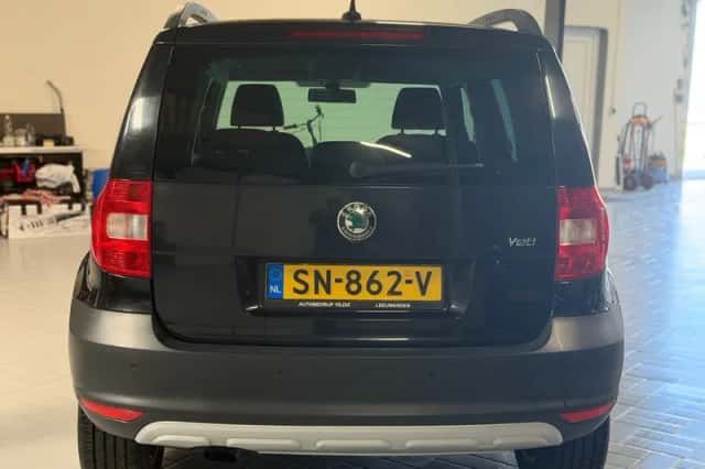 Škoda Yeti (2012) thumbnail 3