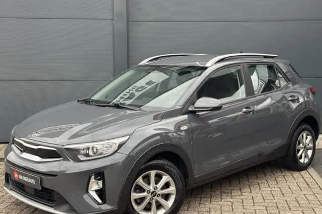 Kia Stonic (2021) thumbnail 1