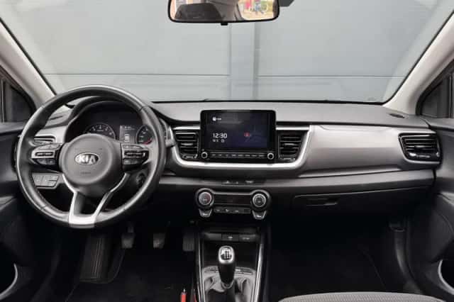 Kia Stonic (2021) thumbnail 2