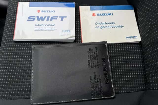 Suzuki Swift (2007) thumbnail 5