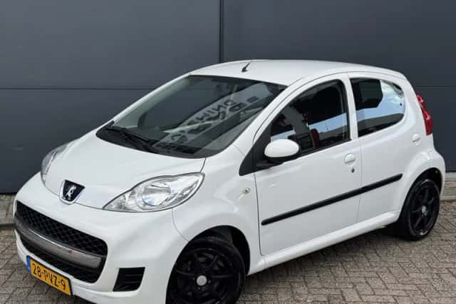 Peugeot 107 (2011) thumbnail 1