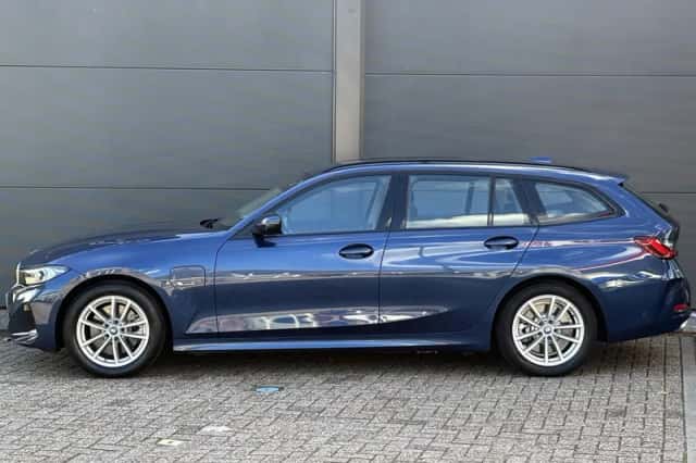 BMW 3-Serie (2023) thumbnail 4