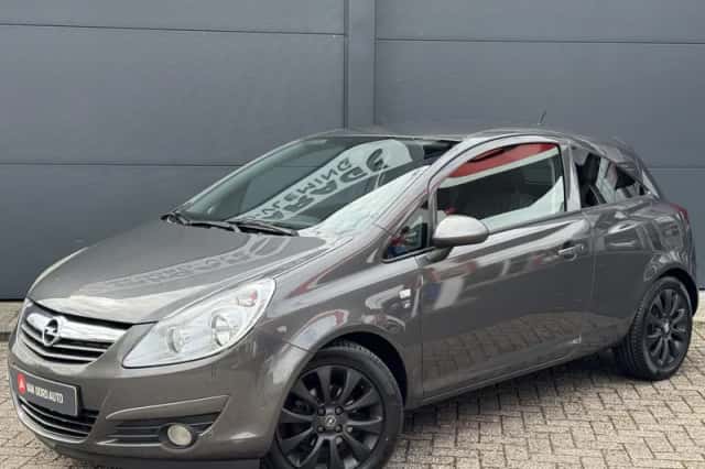 Opel Corsa (2010) thumbnail 1
