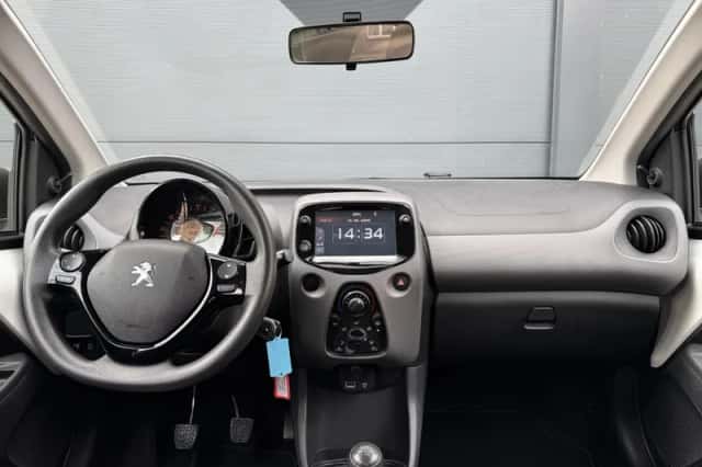 Peugeot 108 (2021) thumbnail 2