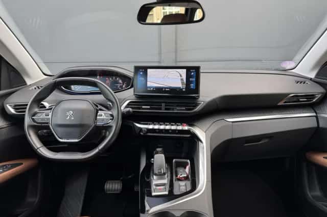Peugeot 5008 (2021) thumbnail 2
