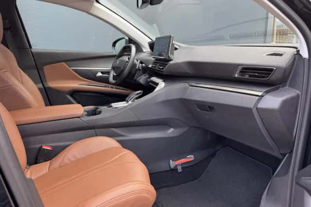 Peugeot 5008 (2021) thumbnail 5
