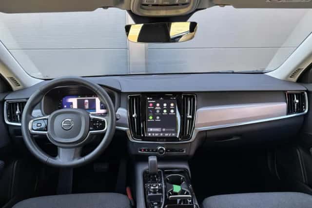Volvo V90 (2023) thumbnail 2