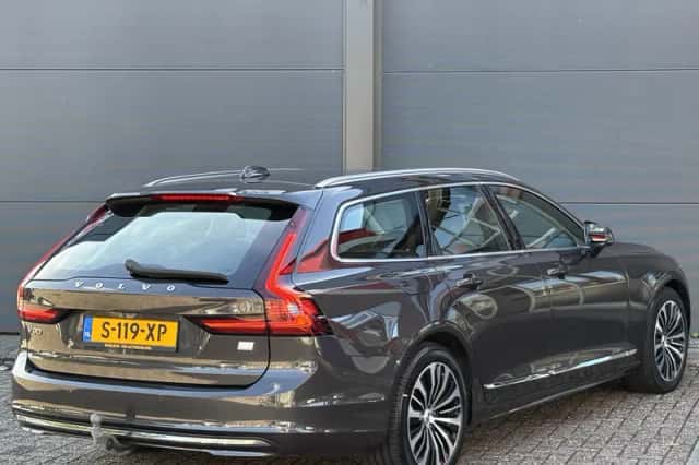 Volvo V90 (2023) thumbnail 3