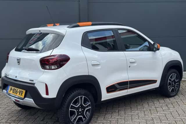 Dacia Spring (2022) thumbnail 3