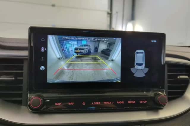 Kia Ceed Sportswagon (2022) thumbnail 2