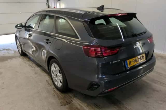 Kia Ceed Sportswagon (2022) thumbnail 5