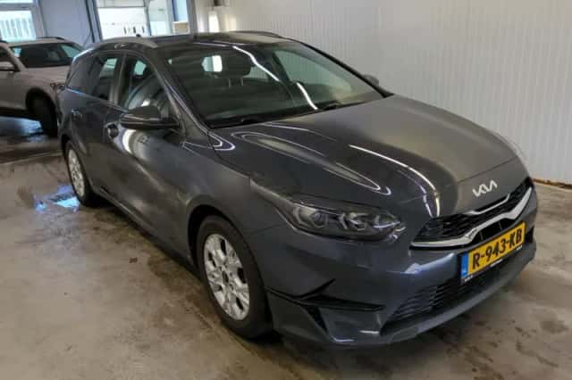 Kia Ceed Sportswagon (2022) thumbnail 6