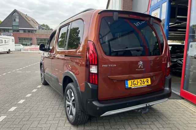 Peugeot Rifter (2021) thumbnail 4