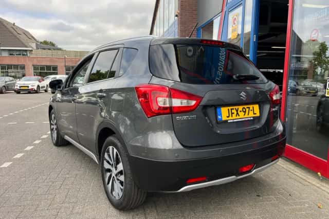 Suzuki SX4 S-Cross (2016) thumbnail 4