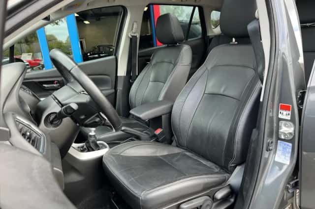 Suzuki SX4 S-Cross (2016) thumbnail 6