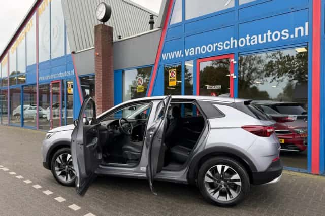 Opel Grandland (2020) thumbnail 5