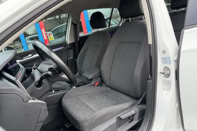 Volkswagen Golf (2023) thumbnail 6