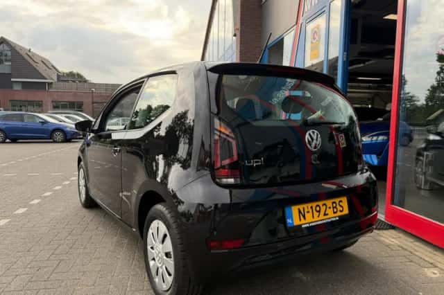 Volkswagen Up! (2020) thumbnail 4
