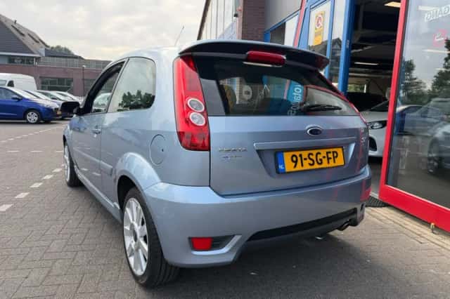 Ford Fiesta (2006) thumbnail 4