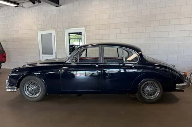 Jaguar MK II (1963) thumbnail 2