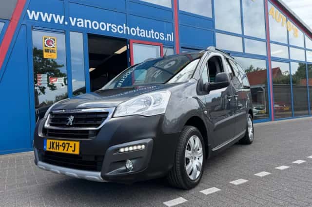Peugeot Partner (2017) thumbnail 1