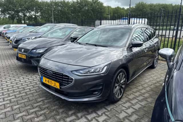 Ford Focus (2022) thumbnail 1