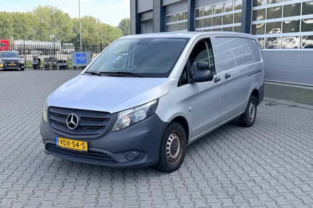 Mercedes-Benz Vito (2020) thumbnail 2