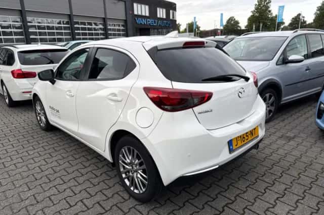 Mazda 2 (2020) thumbnail 2