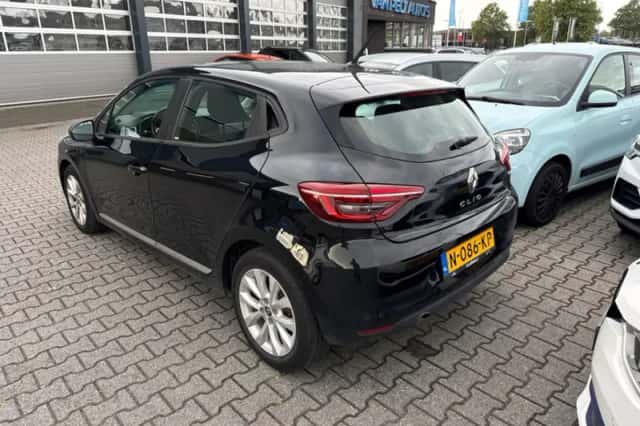Renault Clio (2021) thumbnail 2