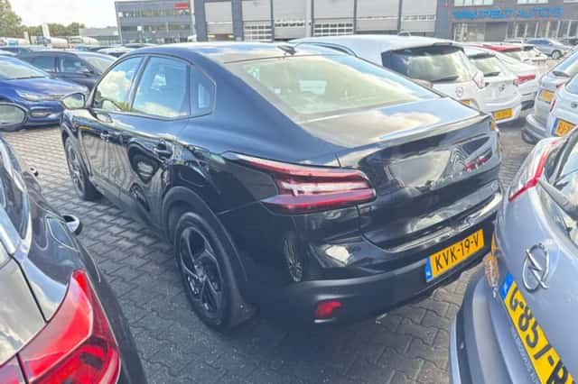 Citroën C4 X (2023) thumbnail 2