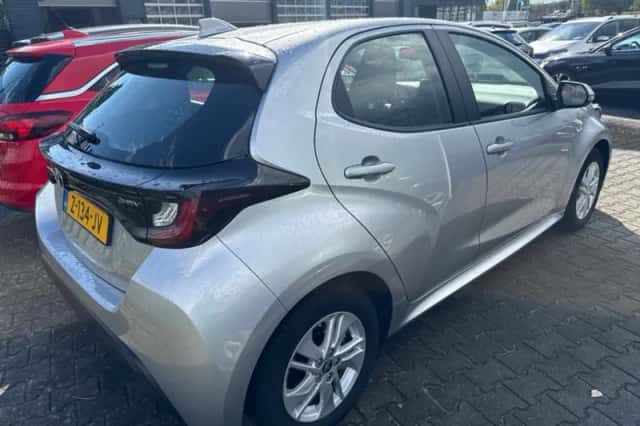 Toyota Yaris (2024) thumbnail 2