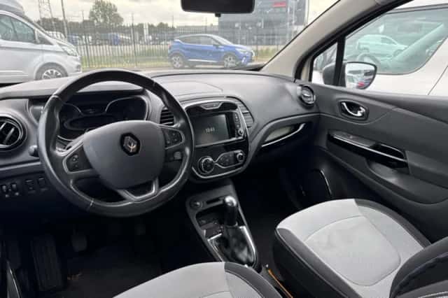 Renault Captur (2017) thumbnail 3
