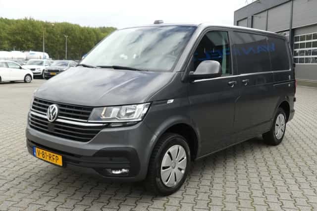 Volkswagen Transporter (2023) thumbnail 2