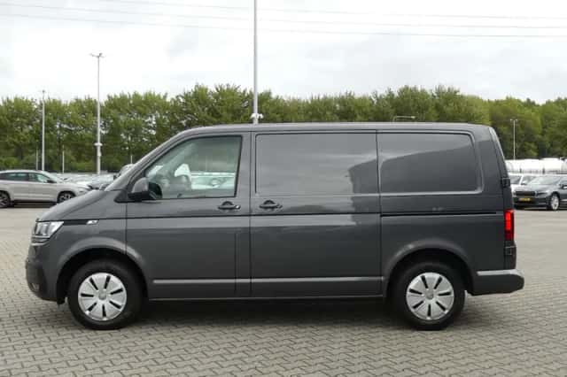 Volkswagen Transporter (2023) thumbnail 3