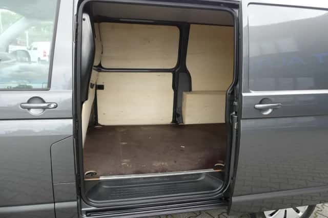 Volkswagen Transporter (2023) thumbnail 4