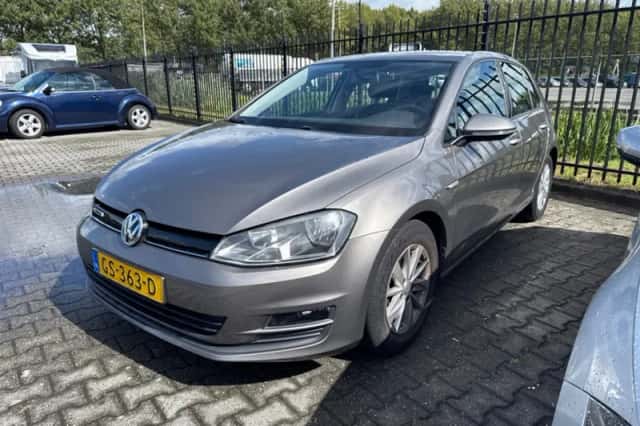 Volkswagen Golf (2015) thumbnail 1
