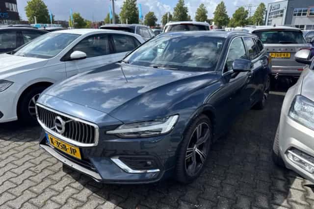 Volvo V60 (2021) thumbnail 1
